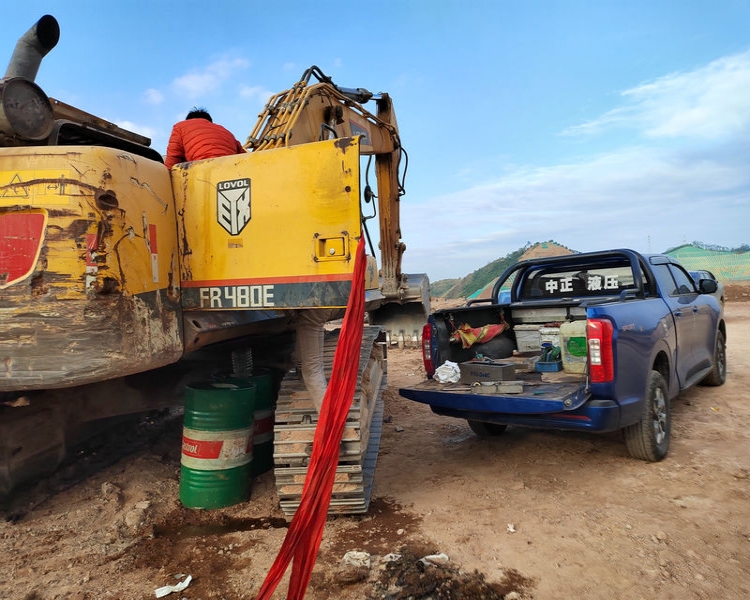 梅州小松挖掘机开云(中国)中心/梅县 大埔 丰顺 五华 平远 蕉岭 兴宁小松挖机开云(中国)售后