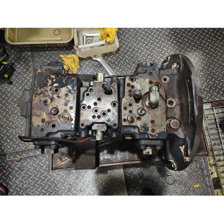 Komatsu PC200-8/220-8/240-8 Hydraulic pump 708-2L-31411